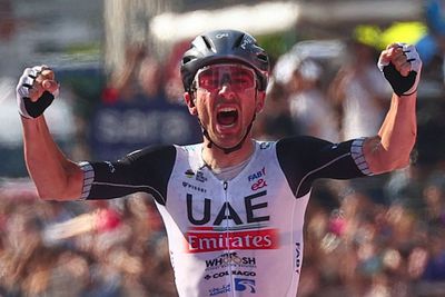 Giro d'Italia: Brandon McNulty wins from the break on Lombardia-style stage 15