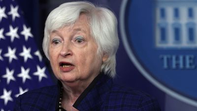 Yellen Warns the U.S. Is at the Cliff's Edge