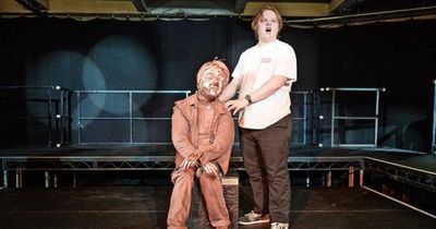 'Unusual' Lewis Capaldi statue unveiled by pupils of former high school ahead of star's intimate gig at SWG3