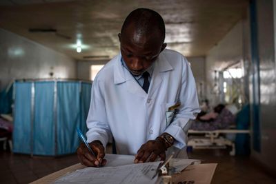 Nigeria’s doctors furious over plans for five years of mandatory service