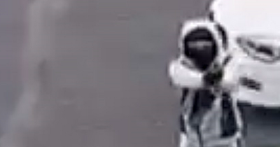 Chilling footage shows thug shoot up Dublin home in broad daylight as children flee in panic