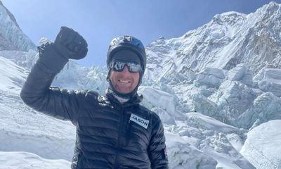 Australian climber dies on Everest; NSW officer guilty of assaulting Indigenous boy; and Guy Pearce returning to Neighbours