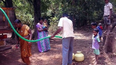 Shivamogga ZP drills borewells, supplies water through tankers