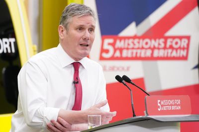 Starmer unveils Labour health targets pledge to make NHS ‘fit for the future’