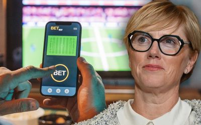 Teal MP Zoe Daniel issues challenge to the major parties on gambling