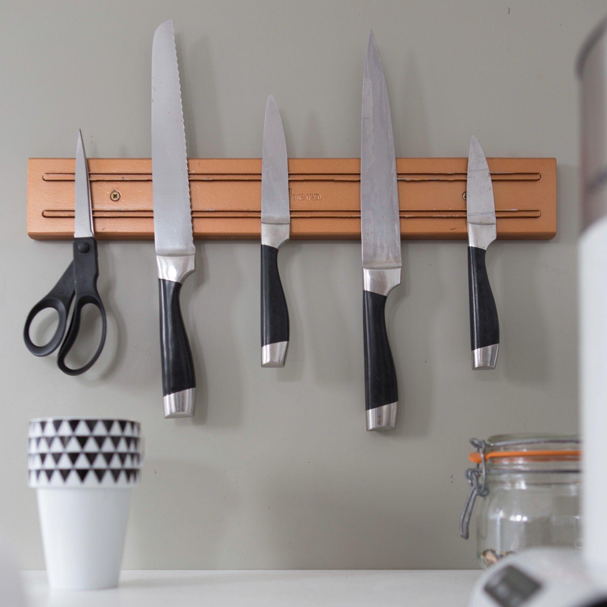 How to dispose of a kitchen knife safely and…
