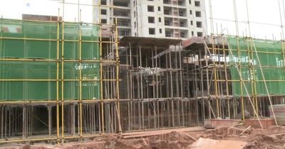 7ft-long steel bar goes through man's chest and head after he's impaled in fall