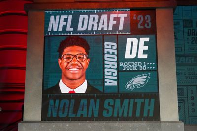 Nolan Smith signs big rookie contract with Philadelphia Eagles