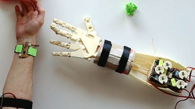 Robotic Arm Controlled With Muscle Movement via EMG Signals