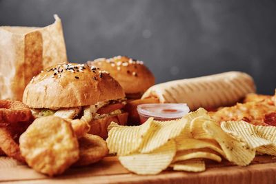 Eight out of 10 adults support ban on advertising junk food to children