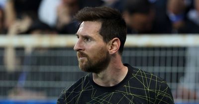 Lionel Messi offered unique Premier League transfer by team-mate: "I'll cut my salary"