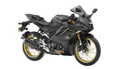 Yamaha Unveils YZF-R15 In New Dark Knight Colorway In India