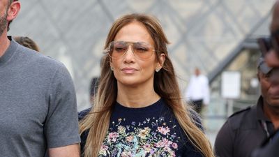 Jennifer Lopez's cool $76 bag and comfy wedge sandals are the boho summer vibes we've been waiting for