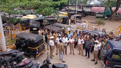 Shivamogga traffic police conduct special drive
