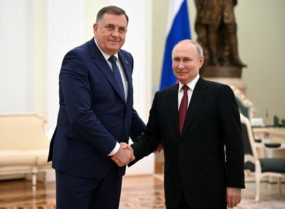 Russia's Putin meets Bosnian Serb leader Dodik, hails rise in trade