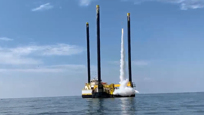 A spaceport startup launched the 1st rocket from a floating launch pad in US waters
