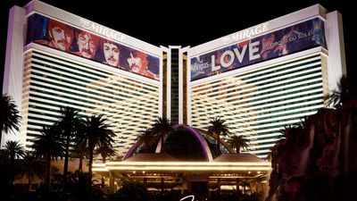Las Vegas Strip Icon Comes to a Sad End