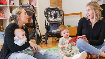 Parents find social connection at WA baby playgroup during crucial first 1,000 days