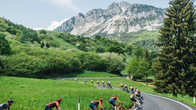 Stunning mountains and a broken stalemate – Giro d'Italia stage 16 gallery