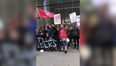 Deliveroo riders paid ‘£2.90 per delivery’ protest outside AGM in London