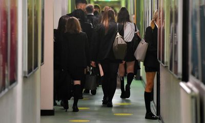UK parents: what is behind the rise in school absences?