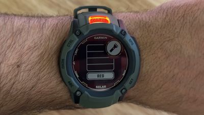 How to use the built-in flashlight on the Garmin Instinct 2X Solar