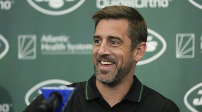 Aaron Rodgers Gives Glowing Assessment of His First Month With Jets Despite Minor Injury