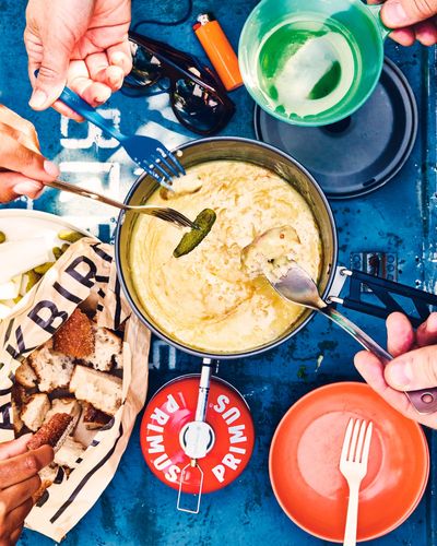 How to make Caramelized Shallot-Cheese Fondue while camping