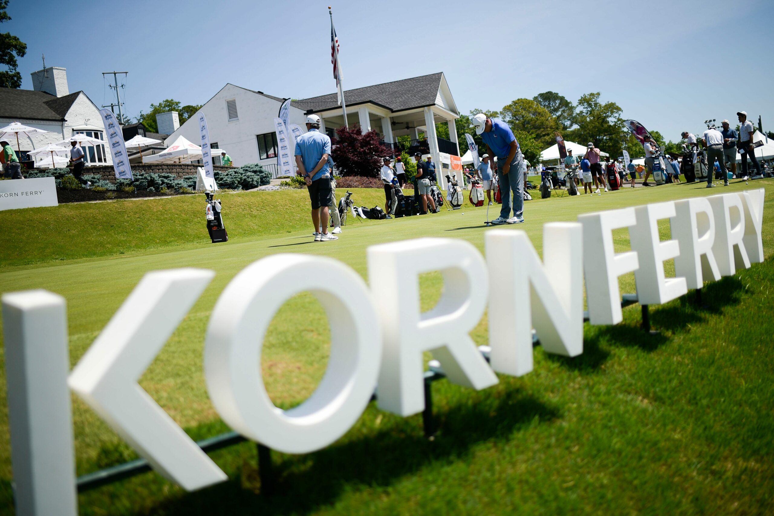 Fresh off a win, Grayson Murray leads strong Korn…