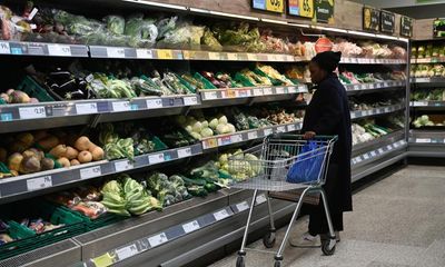 Brexit food trade barriers have cost UK households £7bn, report finds