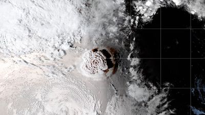 Tonga volcano eruption created 'super plasma bubble' in atmosphere, disrupting precise GPS