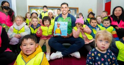 Raiders star tackles kids with a good story