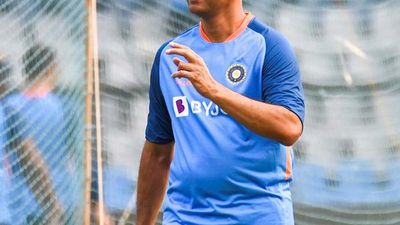 Dravid gives pep talk to Indian women's team ahead of Bangladesh tour