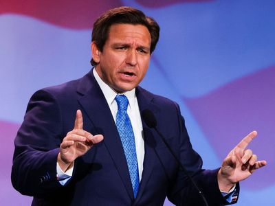 Ron DeSantis news – live: DeSantis’ glitch-filled 2024 launch on Elon Musk’s Twitter Spaces branded ‘DeSaster’