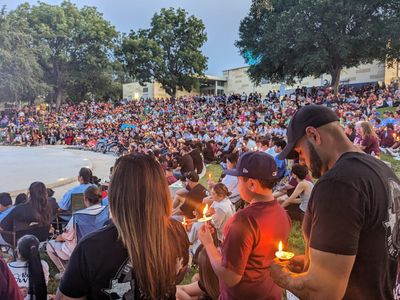 ‘May Their Memory Be a Blessing’: Hundreds Gather for Uvalde Anniversary Vigil
