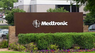 Medtronic Slumps On Light Earnings Outlook; Announces $738 Million Buyout