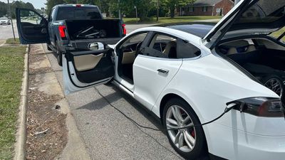 Ford Lightning Helps Tesla Model S With 0 Miles Of Range Get Back On The Road