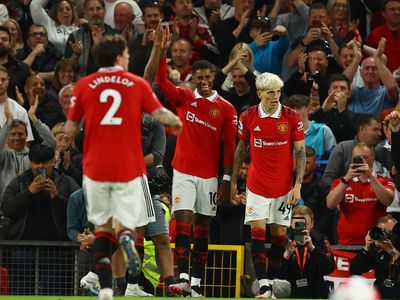 Manchester United vs Chelsea LIVE: Premier League result and final score as United seal Champions League place