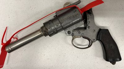 Police seize loaded homemade firearm and drugs in Geraldton