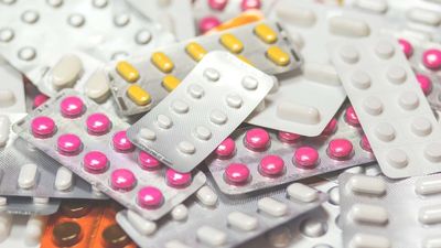 The Pharmacy Guild of Australia says the government's 60-day script policy will worsen medicine shortages. What does the data say?