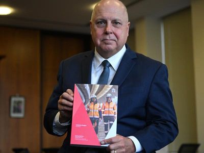 Public service faces cuts as Vic budget handed down