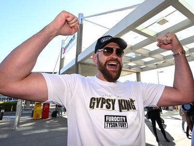 'Pay me in beer': Tyson Fury talks up Brisbane fight