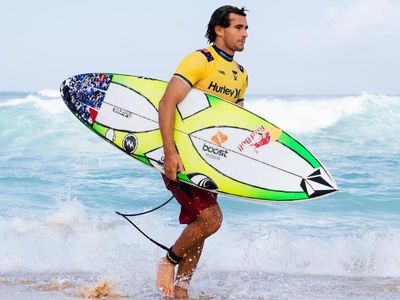 Robinson overcomes knee injury for Surf Ranch return