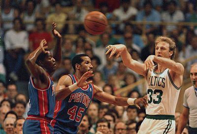 On this day: Larry Bird steals the ball; Bill Russell honored; 76ers sent fishing