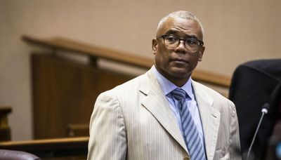 Ald. Walter Burnett Jr. still can’t explain what happened with $165,000 in campaign money