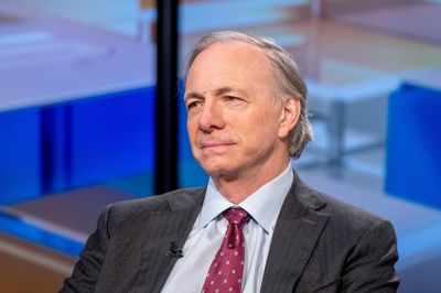 Legendary investor Ray Dalio shares his top tips for new grads as they 'enter the real world'