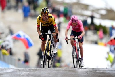 Giro d'Italia stage 19: Primoz Roglic gains seconds in mountaintop maglia rosa battle