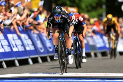 Charlotte Kool takes ‘dream start’ at RideLondon Classique with stage one win, Lizzie Deignan sprints to third