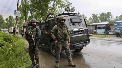 LeT militant associate arrested in J&K's Baramulla