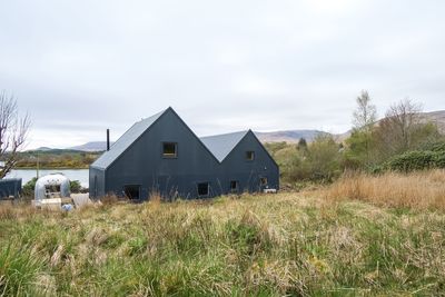 Find the perfect midcentury holiday home with Modernist Estates